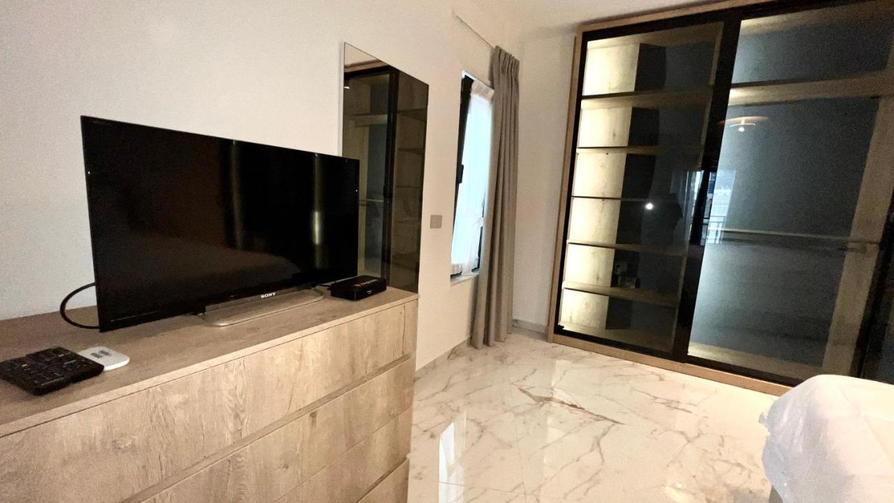 Zeus Tirana Suite Deluxe エクステリア 写真